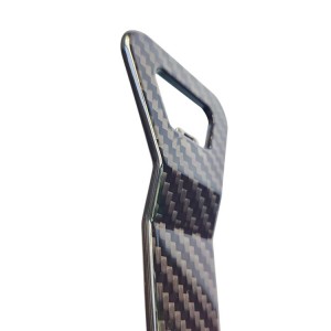 Ny designad flasköppnare i kolfiber med metallelement