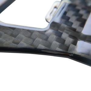 Ny designad flasköppnare i kolfiber med metallelement